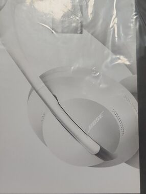 Bose White Over-Ear Headphones with Sleek Matte Finish